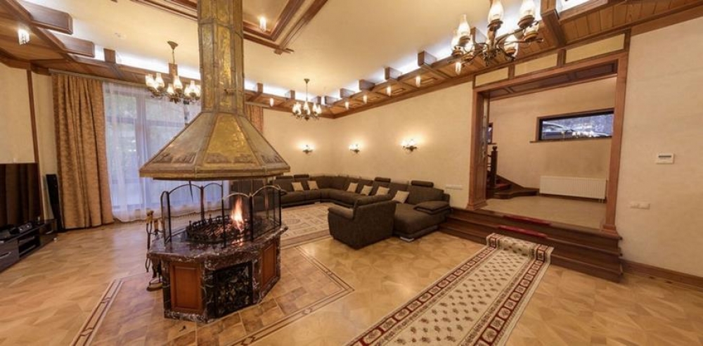 Лаура (2).jpg Лаура (2).jpg